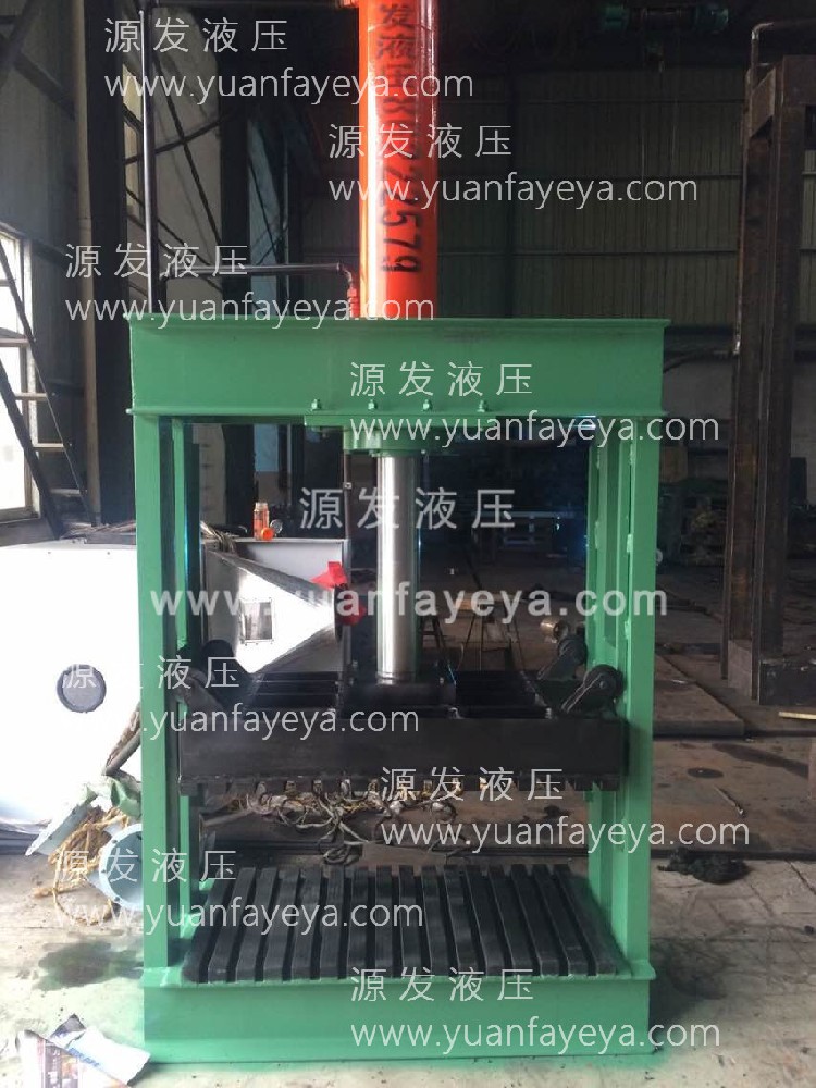 63噸壓力導(dǎo)輪導(dǎo)向打包機